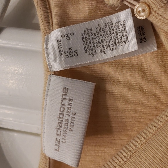 Liz Claiborne Petite Top Tan SZ SP with Button Detail - Picture 2 of 8